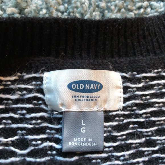 Old Navy black and white sweater - Picture 3 of 3